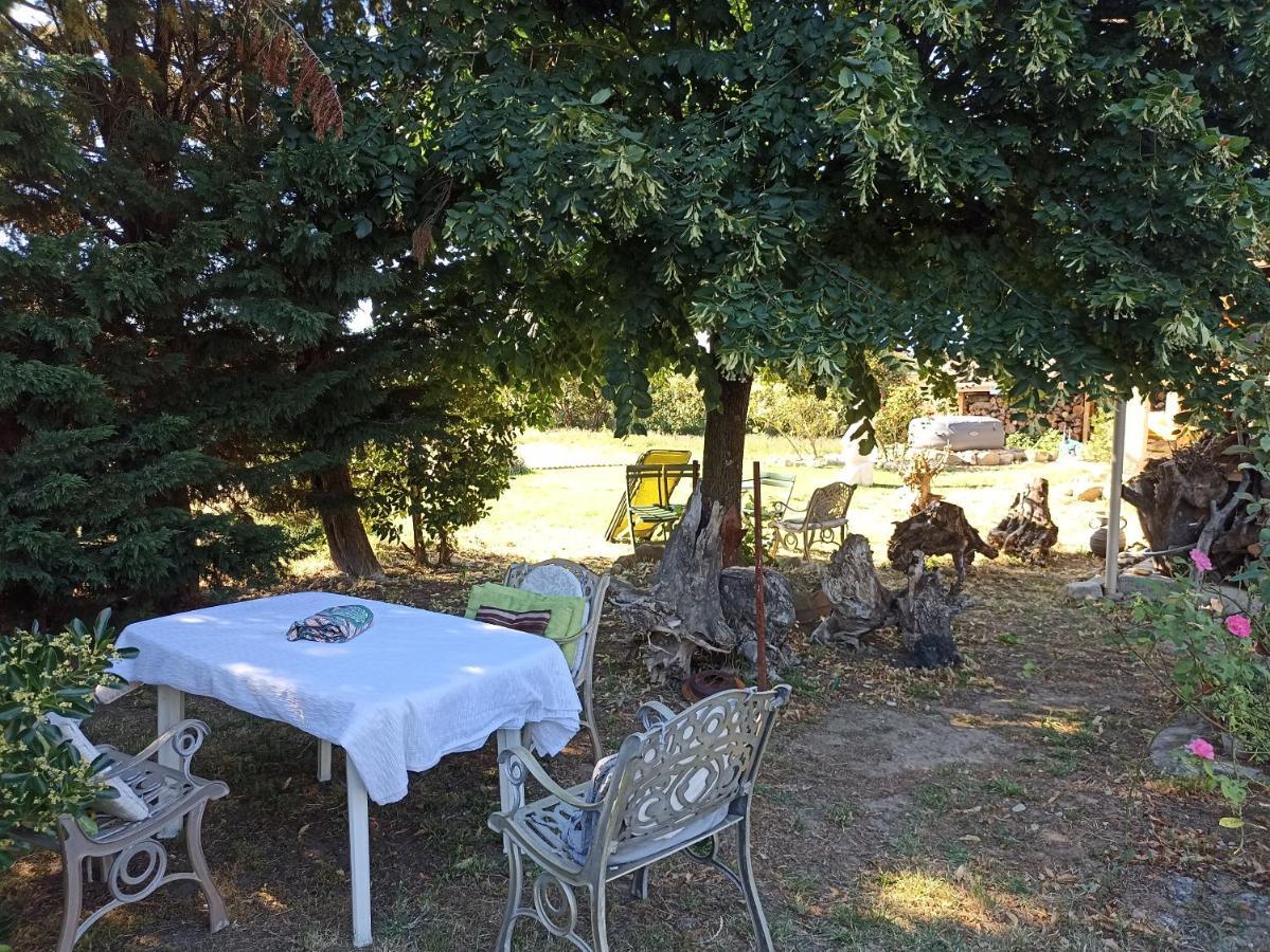 Un Jardin Sur La Colline Apartamento Claveyson Exterior foto